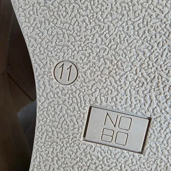 No Boundaries Tan Platform Slide Sandals Chunky Wavy Sole Y2K Minimalist Size 11 - Picture 7 of 7